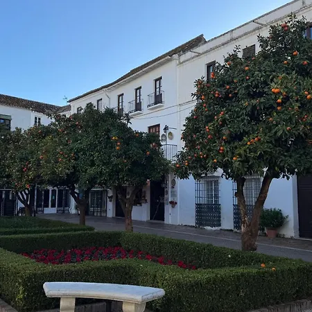 Oasis Jacuzzi Retreat Marbella