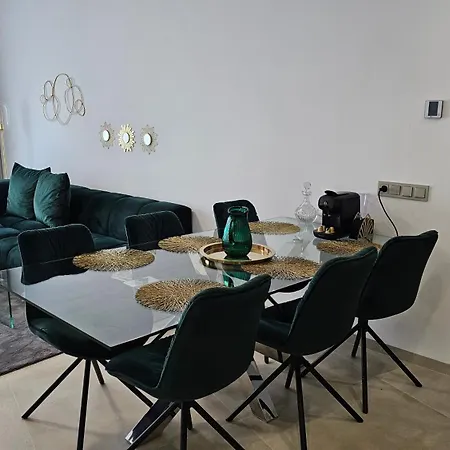 Oasis Jacuzzi Retreat Appartement Marbella