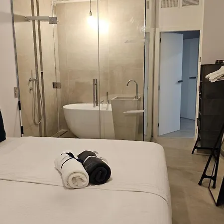 アパート Oasis Jacuzzi Retreat マルベーリャ