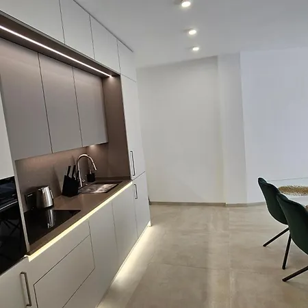 Oasis Jacuzzi Retreat