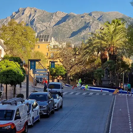 Oasis Jacuzzi Retreat * マルベーリャ