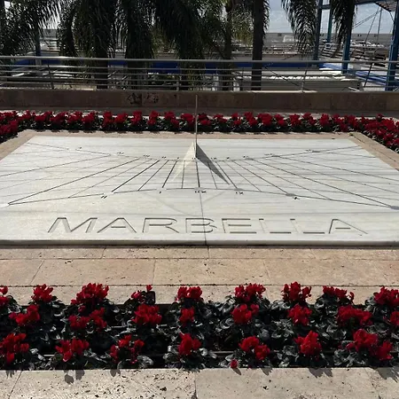 アパート Oasis Jacuzzi Retreat *