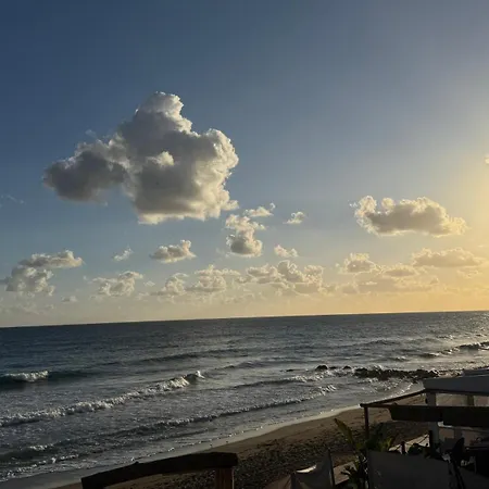 Oasis Jacuzzi Retreat *