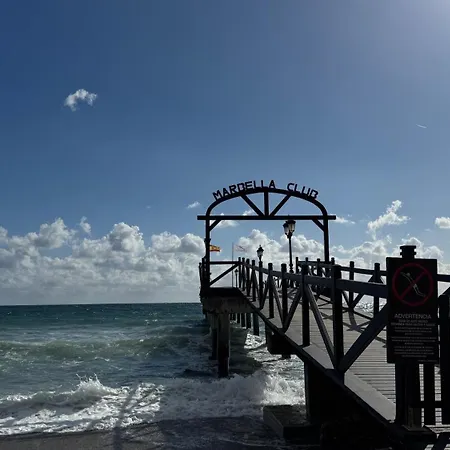 Oasis Jacuzzi Retreat アパート