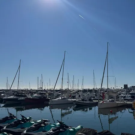 아파트 Oasis Jacuzzi Retreat