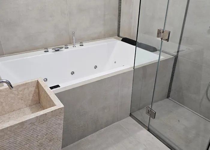 Апартаменты Oasis Jacuzzi Retreat Марбелья