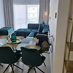 Oasis Jacuzzi Retreat * マルベーリャ