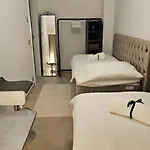 Oasis Jacuzzi Retreat アパート マルベーリャ