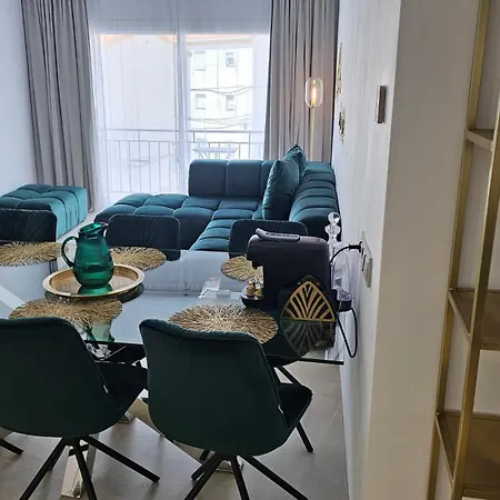 Oasis Jacuzzi Retreat * מארבלה