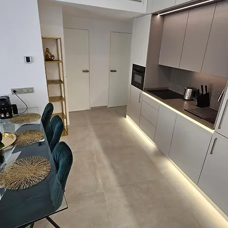 דירה Oasis Jacuzzi Retreat *